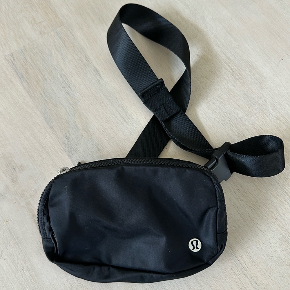 Lulu lemon belt bag.